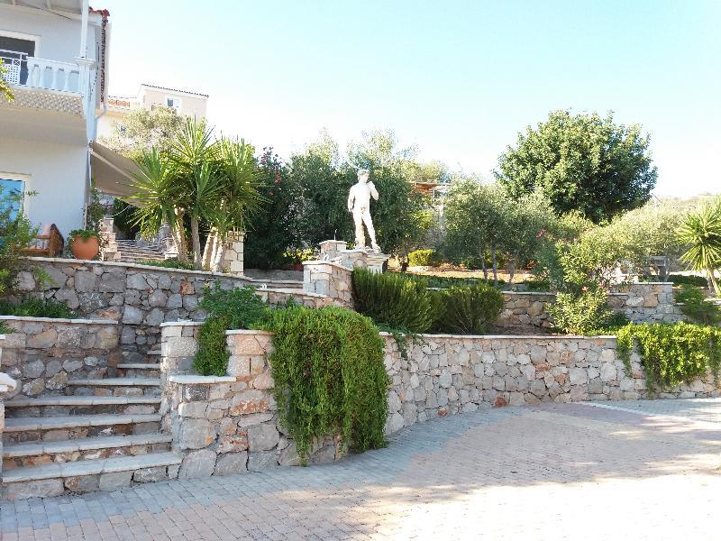 Sunny Place Resort Kranidi Esterno foto