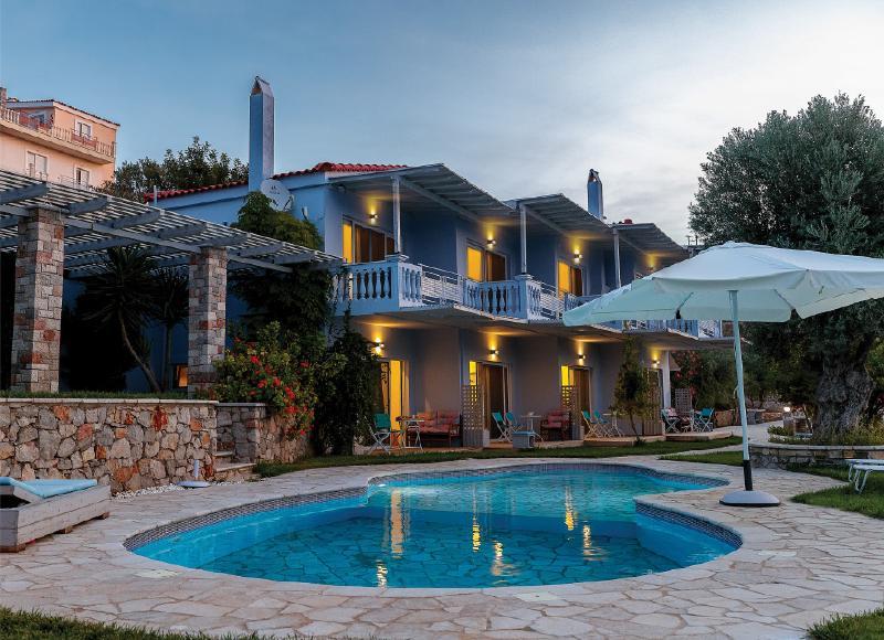 Sunny Place Resort Kranidi Esterno foto