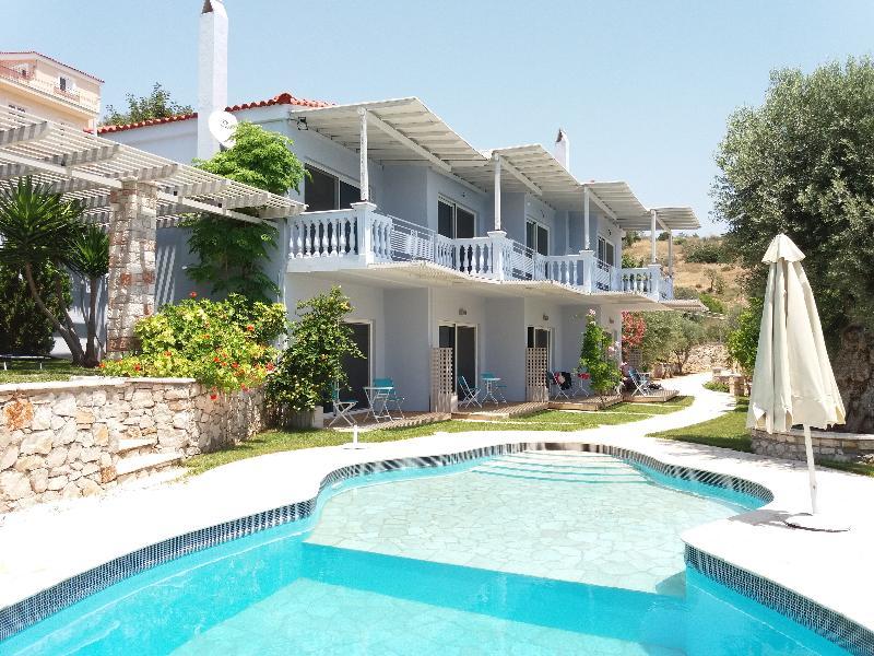 Sunny Place Resort Kranidi Esterno foto